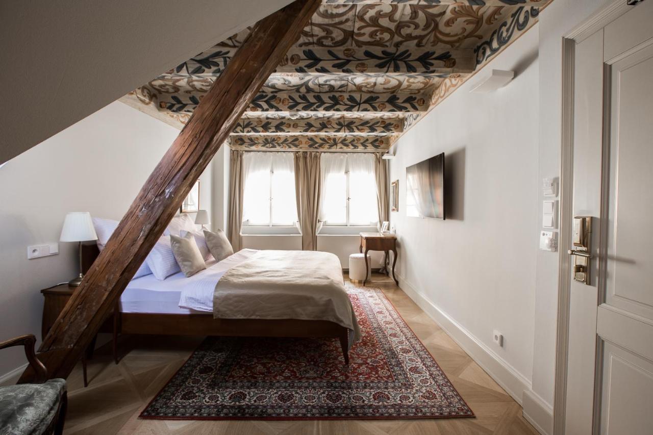 Hotel Nerudova 211 Praga